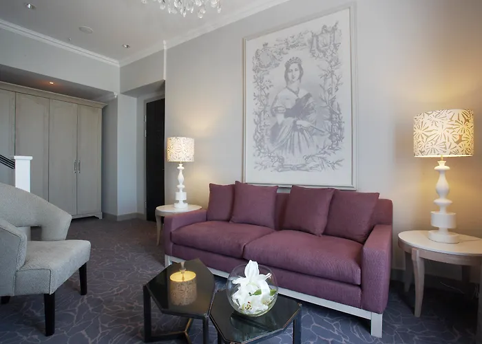 Queen Victoria Hotel by NEWMARK